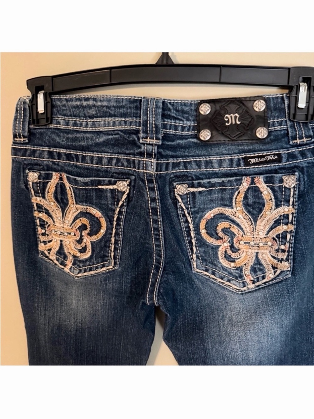Gorgeous Y2K Miss Me Boot Jeans Embellished Fleur-de-Lis Pockets 32-1/2” Inseam